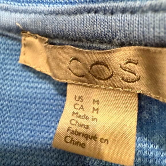 COS Women’s Striped Accent Mixed Media blue /white Sweater Top Sz M NWOT - Picture 5 of 11